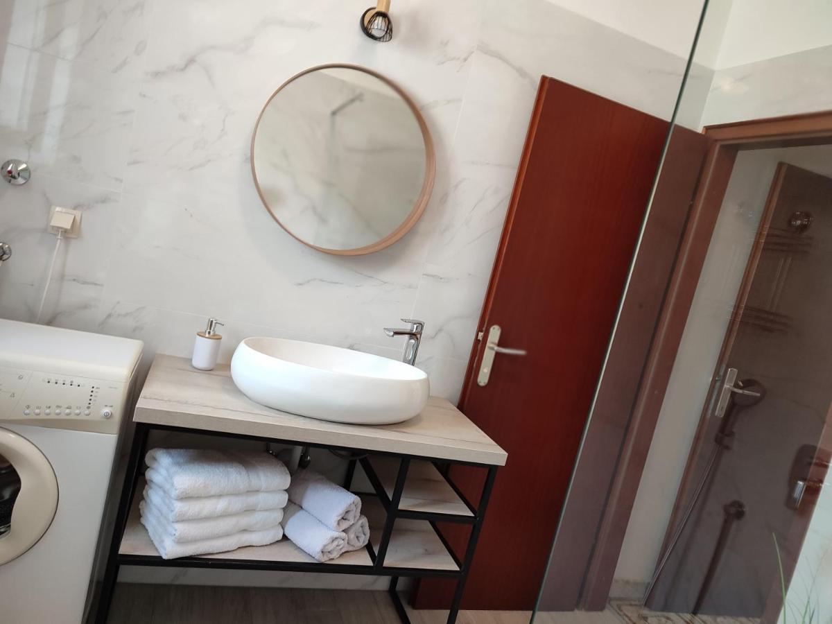 Apartments Desiree & Daniel ดรามัลย์ ภายนอก รูปภาพ